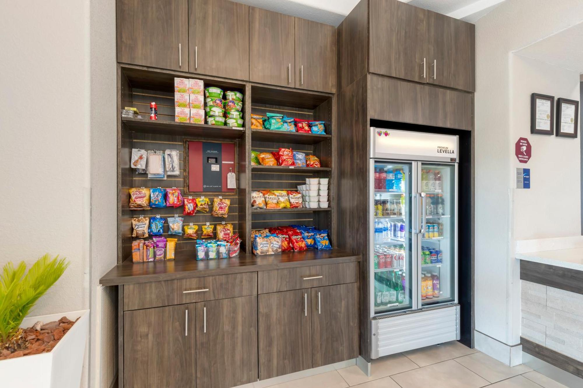 德梅因西套房贝斯特韦斯特plus酒店 克莱夫 外观 照片